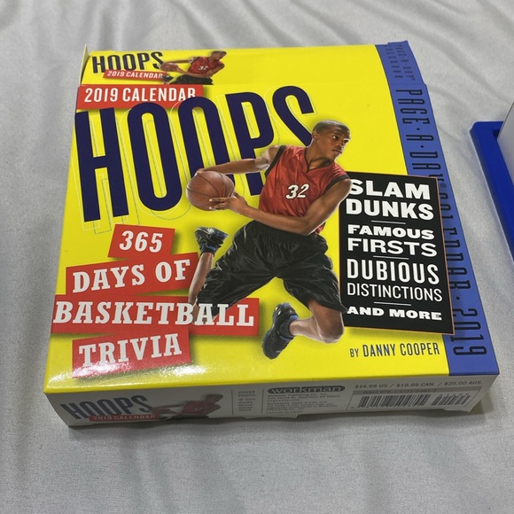 2019 Hoops Calendar with Trivia - Picture 2 of 3